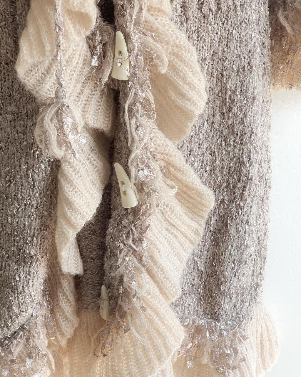 ( 🅜 a h ᵒ ᵐ < a d e ) Lazy Antique Ruffle Knit Cardigan