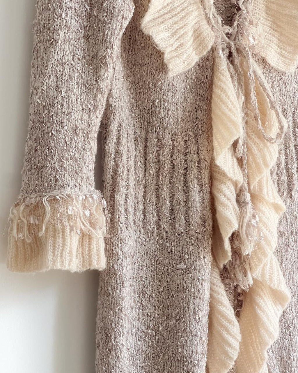 ( 🅜 a h ᵒ ᵐ < a d e ) Lazy Antique Ruffle Knit Cardigan