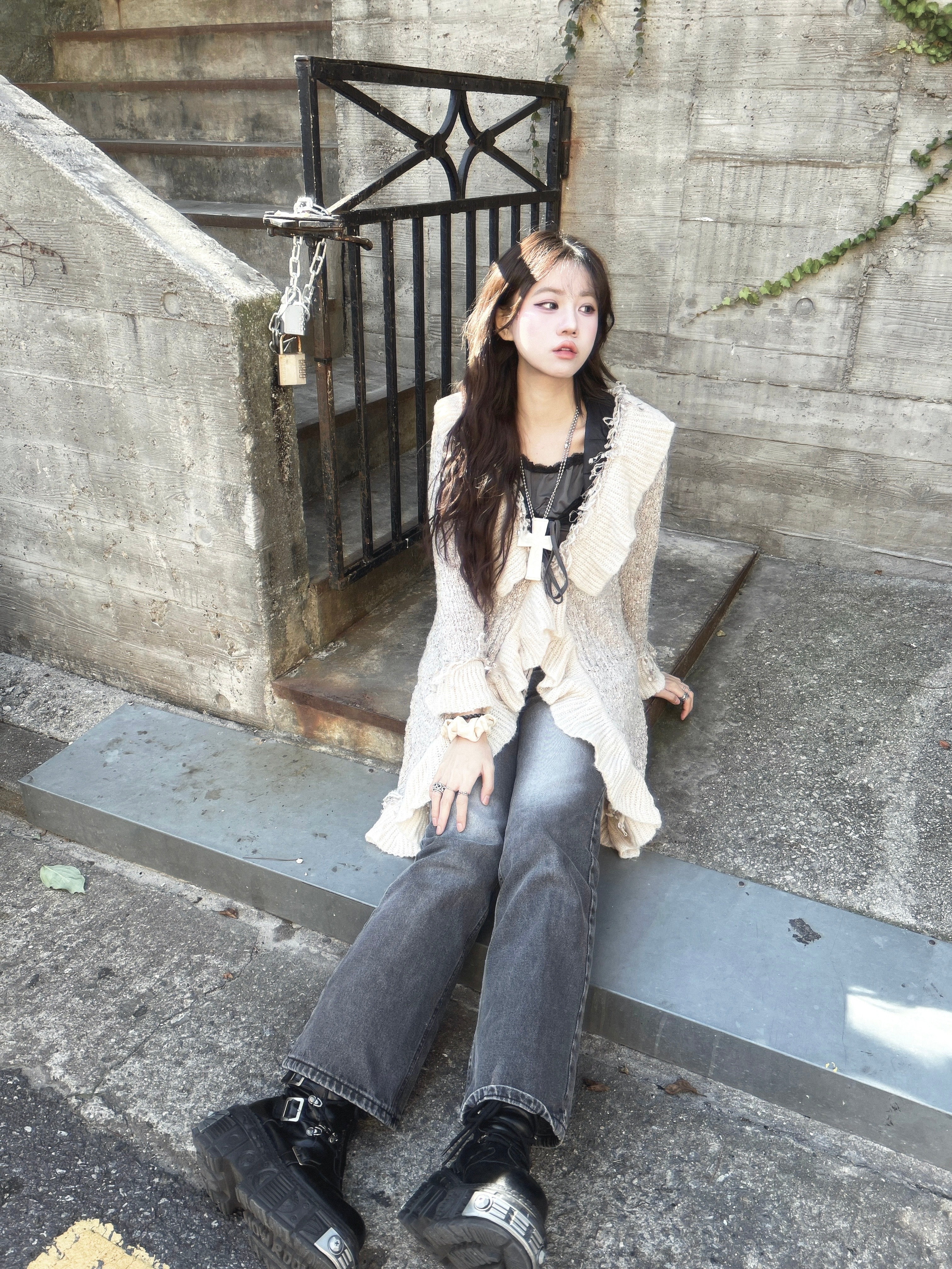 ( 🅜 a h ᵒ ᵐ < a d e ) Lazy Antique Ruffle Knit Cardigan