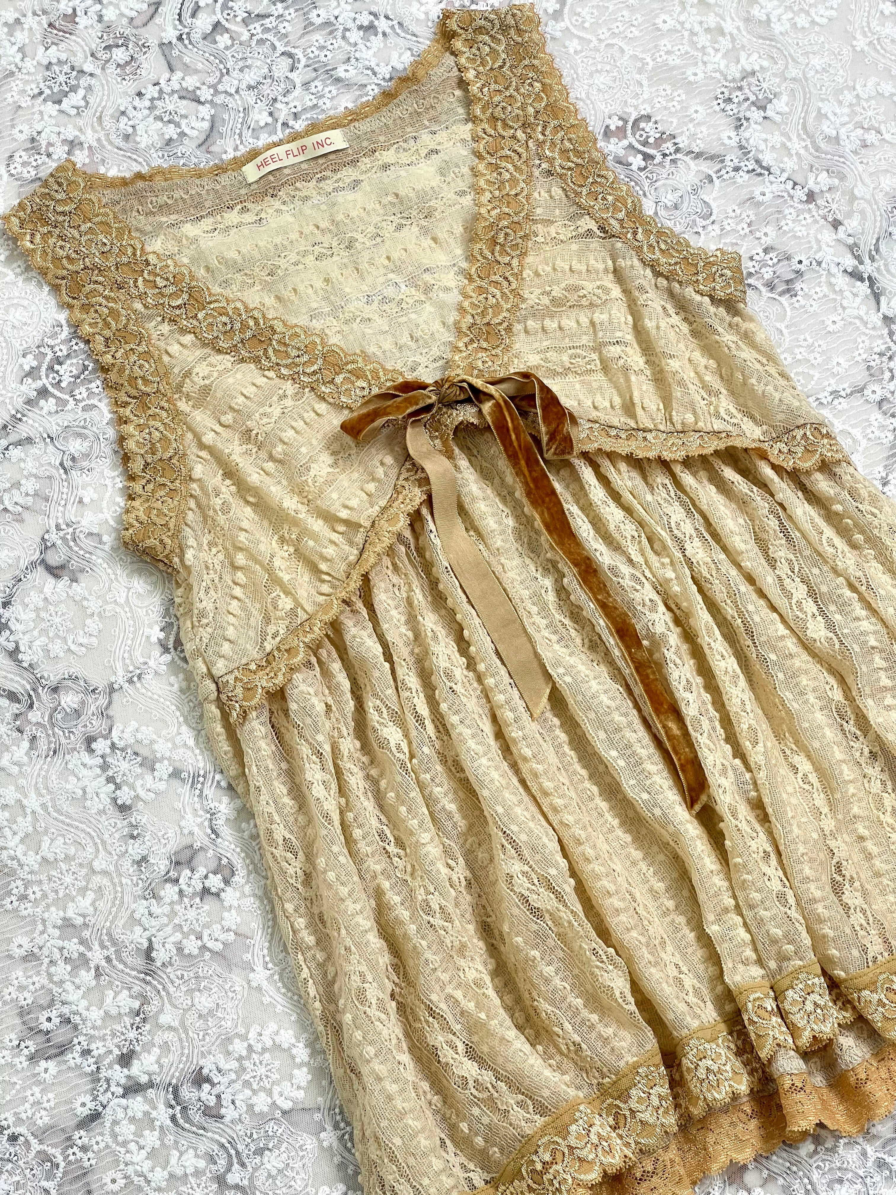 [06D110S] Antique Caramel Kissed Set